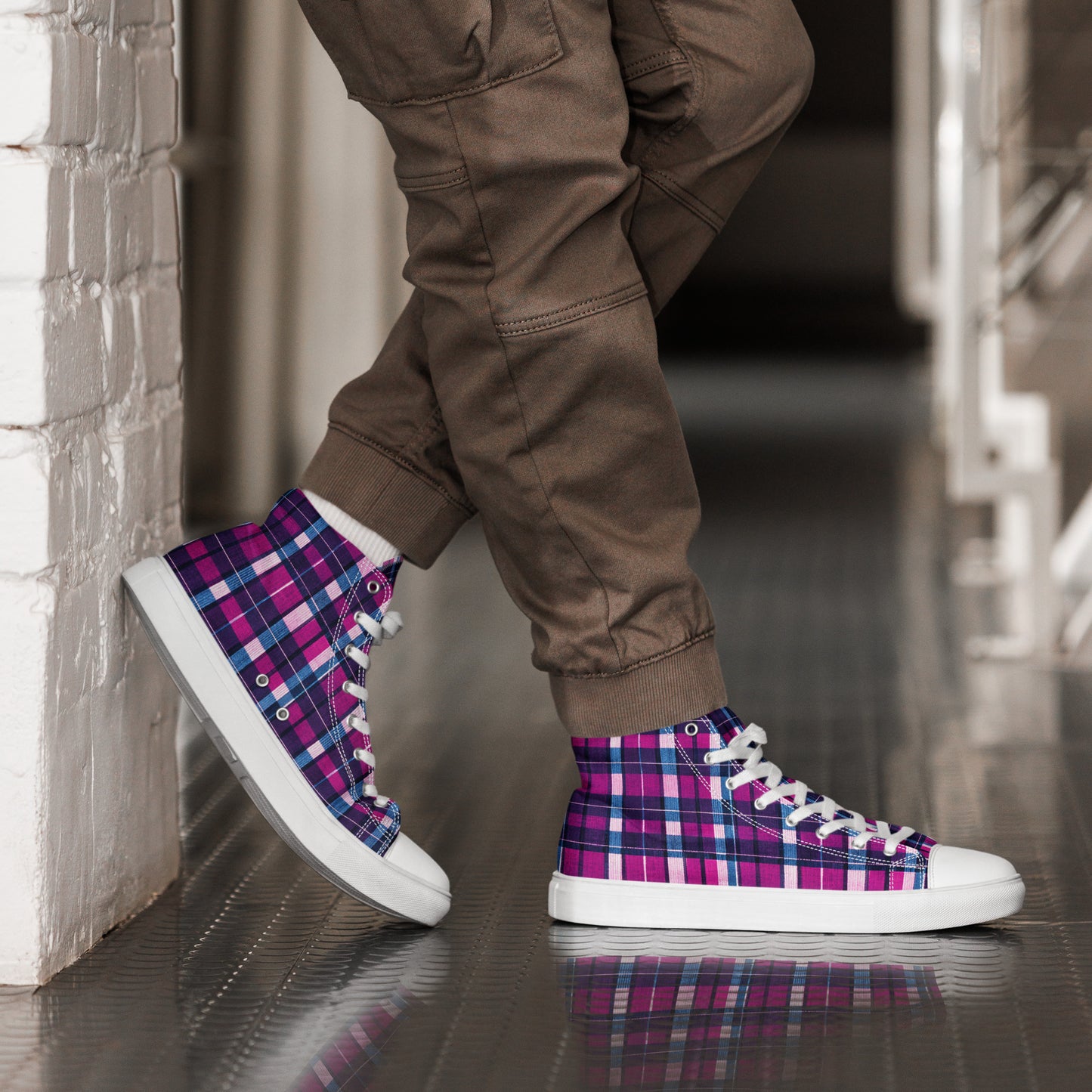 Fuchsia Fusion Check Men’s high top canvas shoes