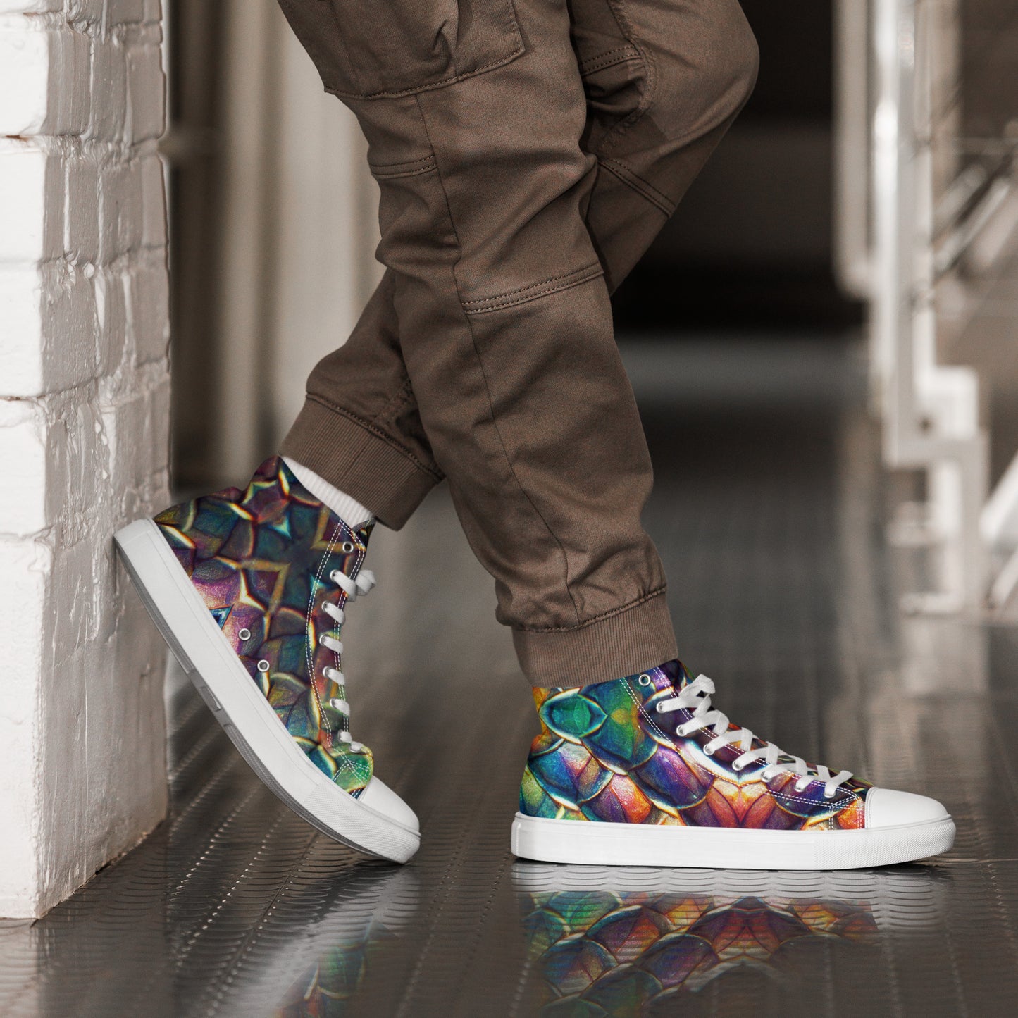 Margonithia, the Glittering Rainbow Sovereign Men’s high top canvas shoes